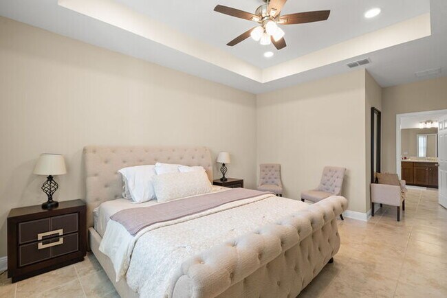 Building Photo - Beautiful Home For Rent in Berry Bay with ...
