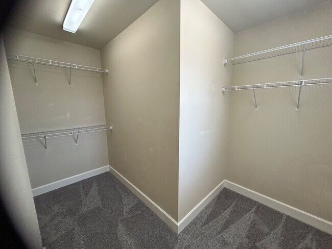 Building Photo - "Charming 3-Bed Condo in Cookeville with G...