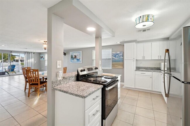 Building Photo - 5102 Blue Heron Dr