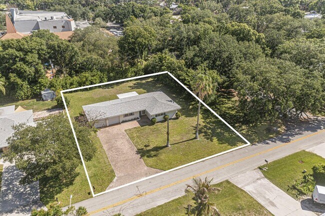 Building Photo - 2616 15th St