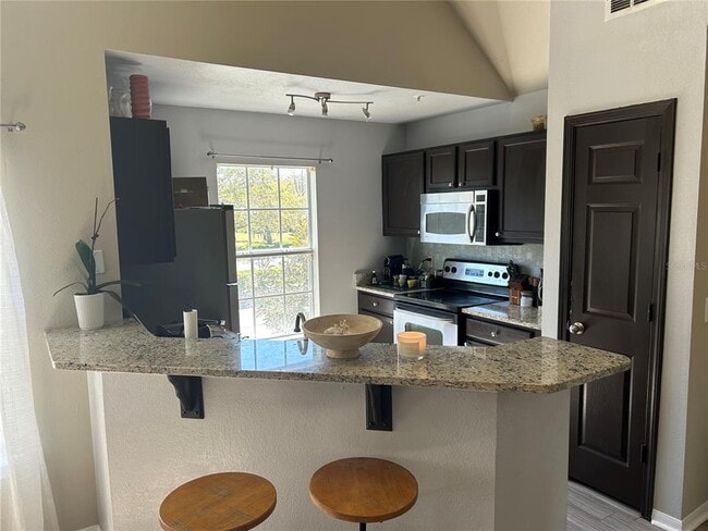 Building Photo - 8925 Lee Vista Blvd