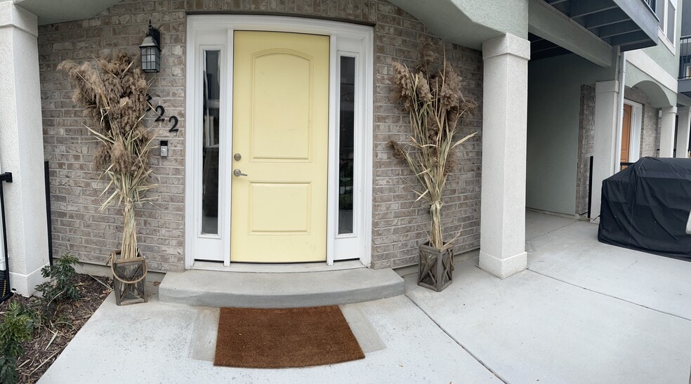 Front Entrance - 1822 W Torlundy Dr