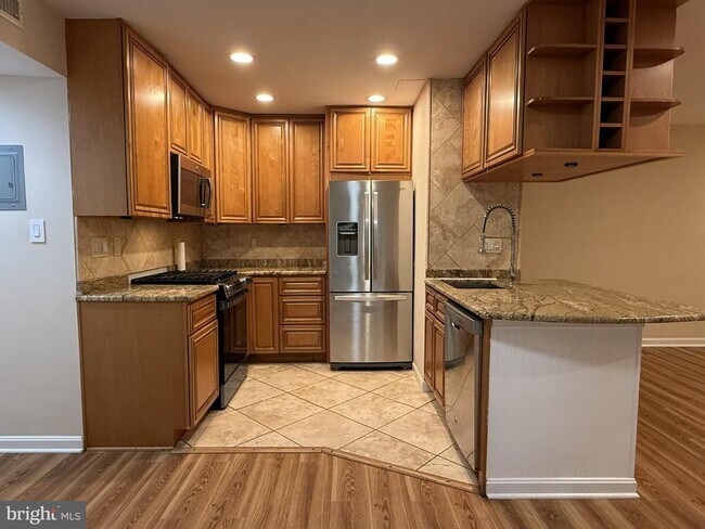 Building Photo - 4937 Americana Dr