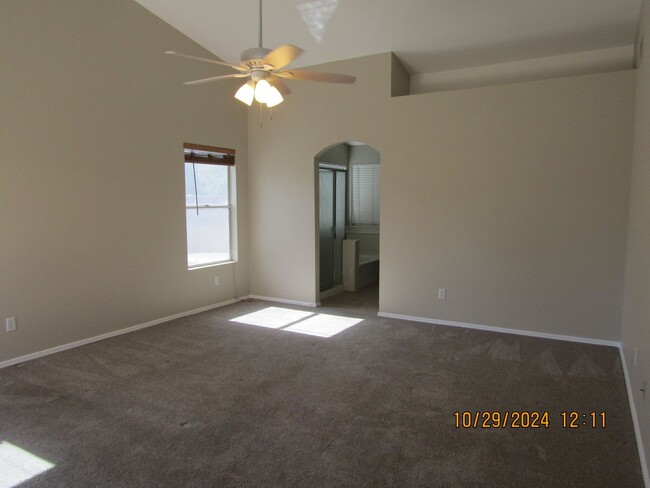 Building Photo - Single Story 3 bedroom 2 Bath with Private...