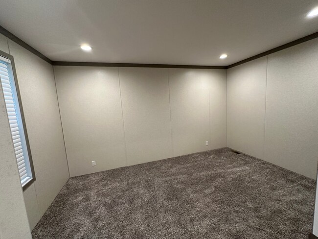 Building Photo - 5491 Minuteman Cir