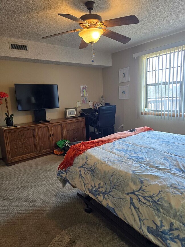 Building Photo - 2/2 Over 55 Condominium Community