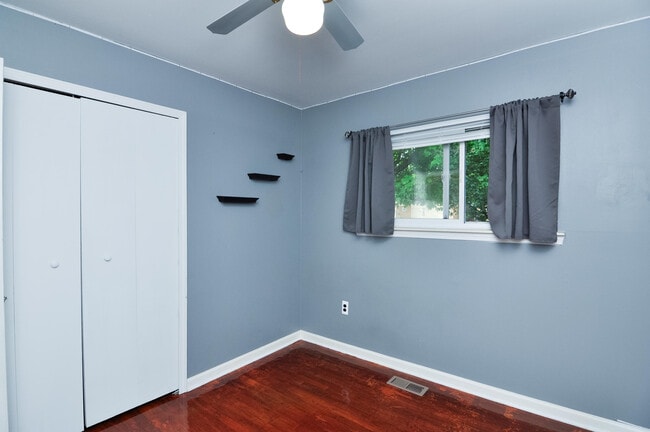 Building Photo - 8807 Tavistock Dr