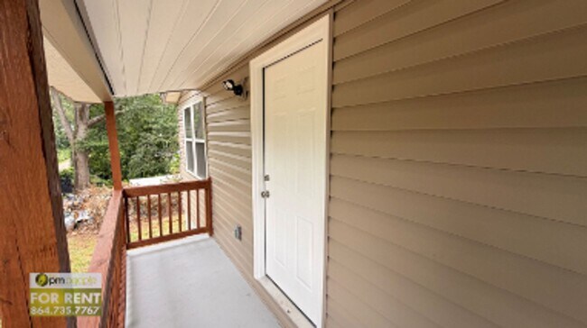 Building Photo - Completely Updated Easley 2/1 Available Now!