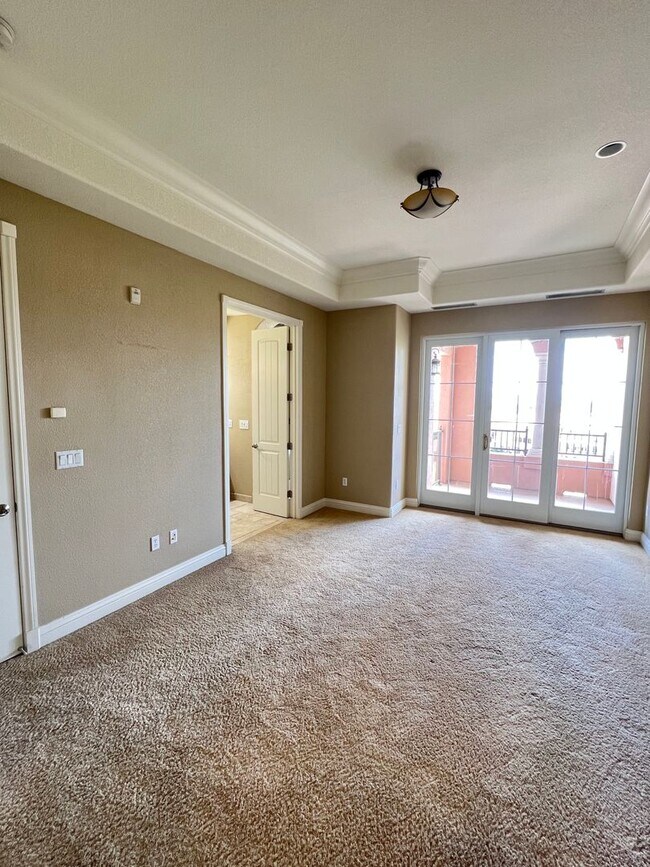 Building Photo - Lake Las Vegas Beauty!!! $2400 Great Views...
