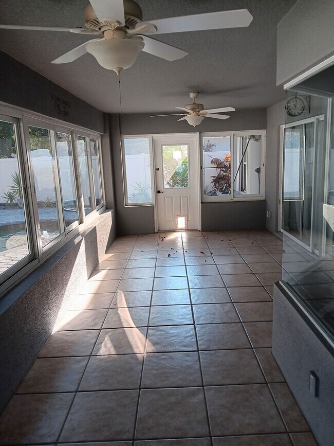 Building Photo - 1305 Shadow Path Dr