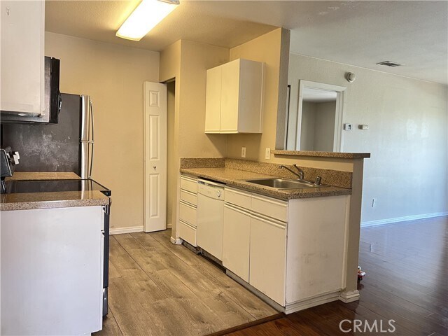 Building Photo - 1265 Kendall Dr