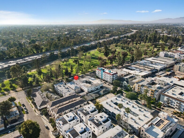 Building Photo - 4918 Tujunga Ave