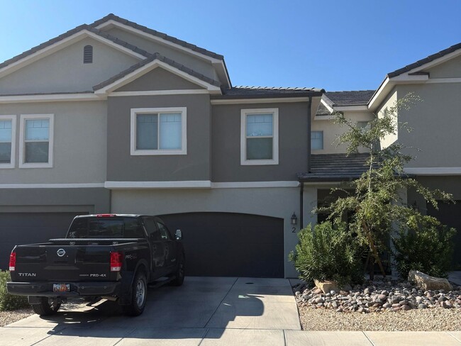 Building Photo - The Residences at Four Fifty!