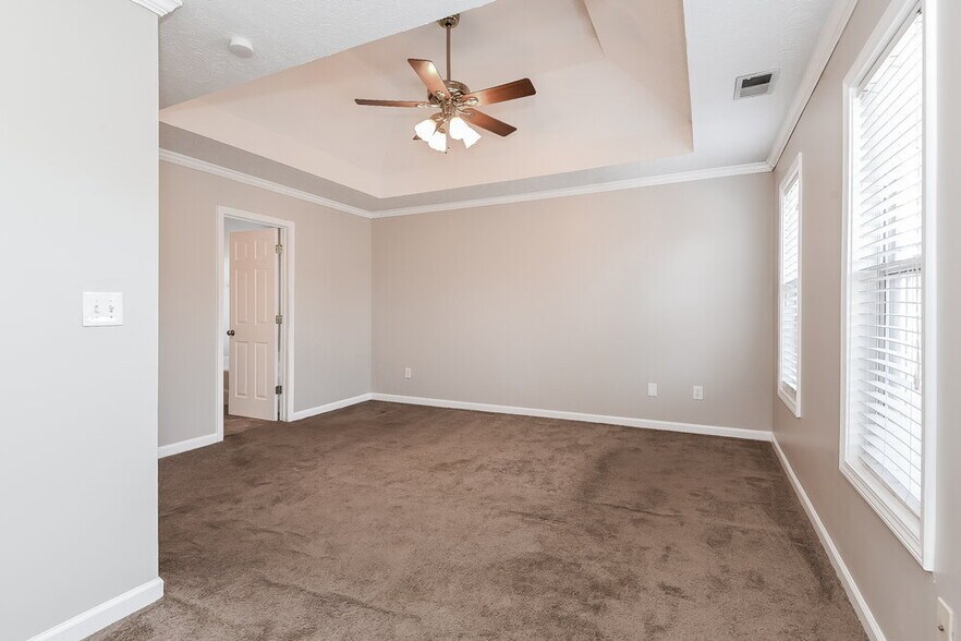 Building Photo - 2129 Lindley Ln