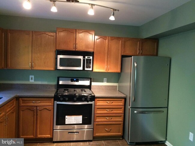 Building Photo - 46748 Woodmint Terrace