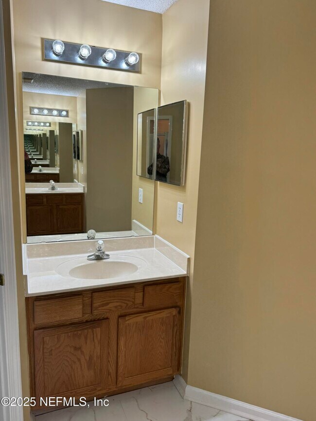 Building Photo - 1318 Yellow Jacket Ct