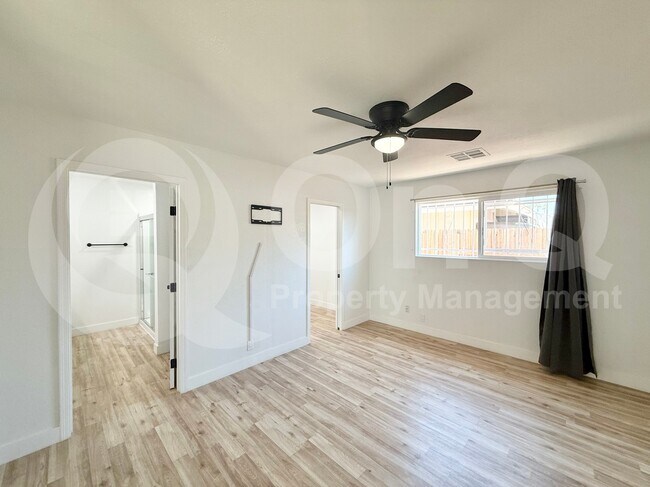 Building Photo - 7107 E Flossmoor Ave