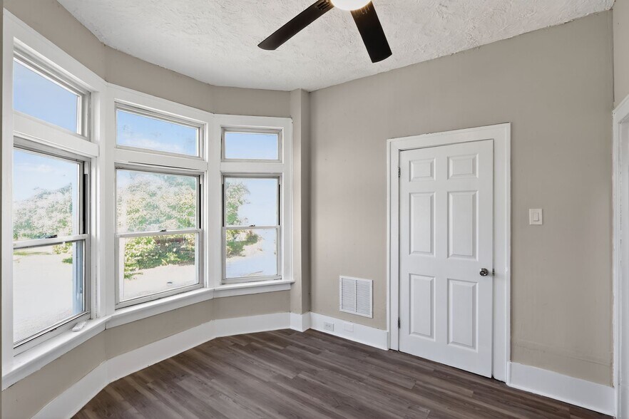 Building Photo - 4152 Delmar Blvd