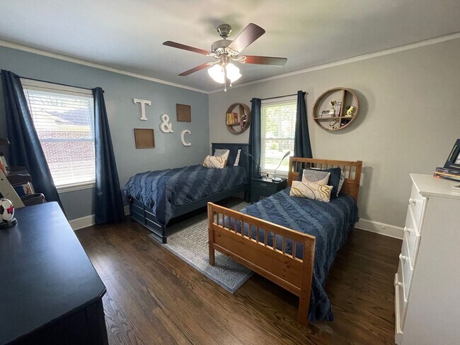 Building Photo - Updated 3 Bedroom Home