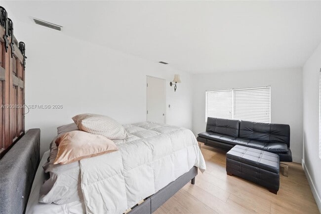 Building Photo - 2202 NW 61st Pl