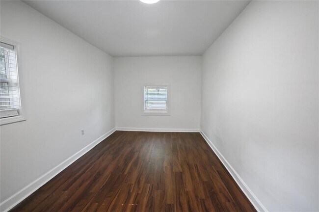 Building Photo - 1569 Foote St NE