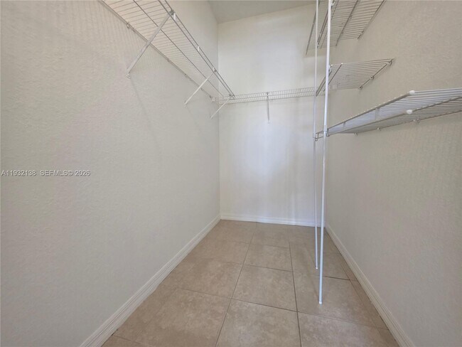 Building Photo - 9070 Preston Pl