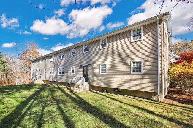 Building Photo - Andover, CT- One bedroom one bath apt in a...