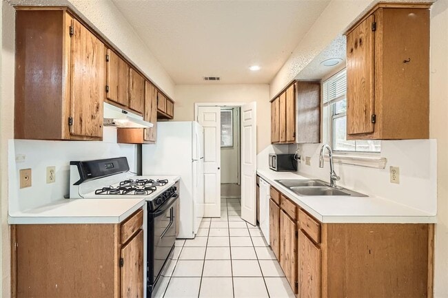 Building Photo - 1611 Cinnamon Path