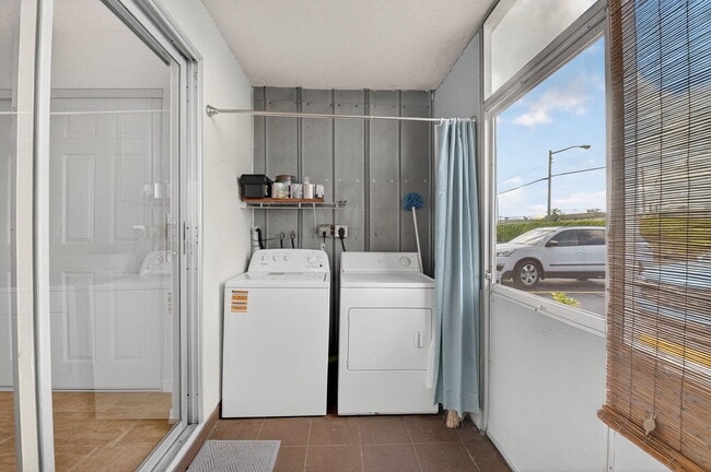 Building Photo - 51 Flanders B