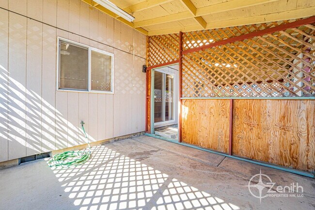 Building Photo - 15501 NE 88th St