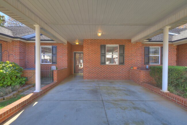 Building Photo - 6260 Alyssum Pl