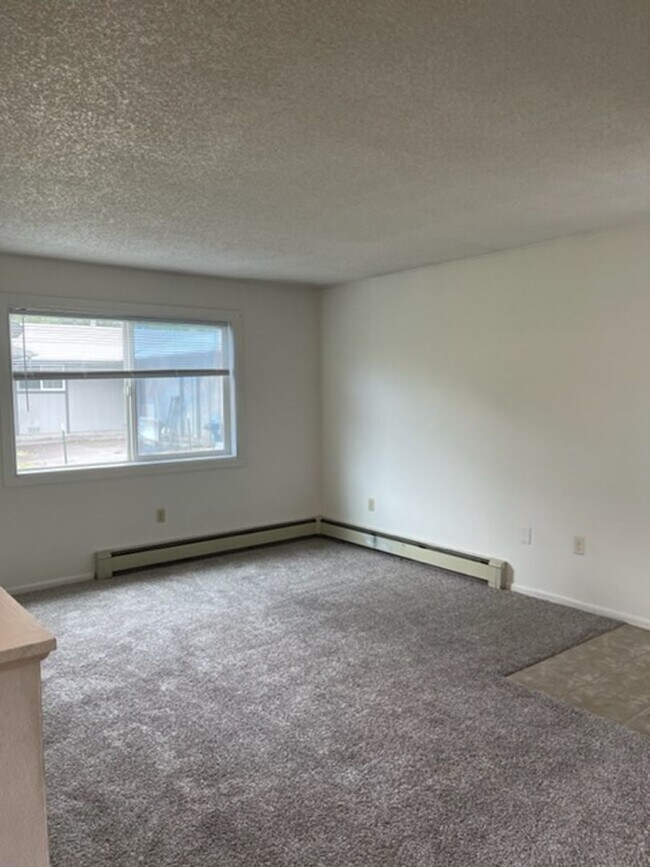 Building Photo - 2 Bedroom Apartment for Rent in Bozeman