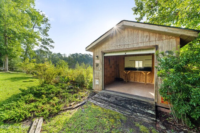 Building Photo - 119 Velma Ln