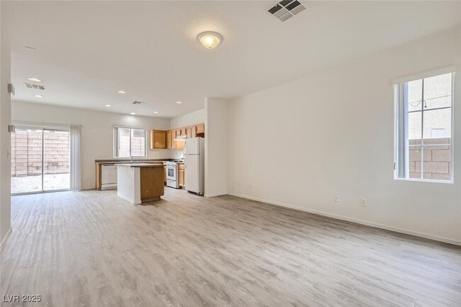 Building Photo - 4045 Oliver Sagebrush Dr
