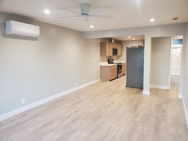 Building Photo - Beautiful (RENO) Duplex