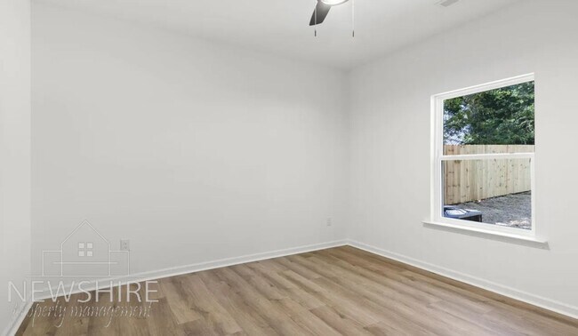 Building Photo - Don't Miss This Hidden Gem Near Downtown Greenville!