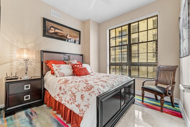 Building Photo - 701 S Olive Ave