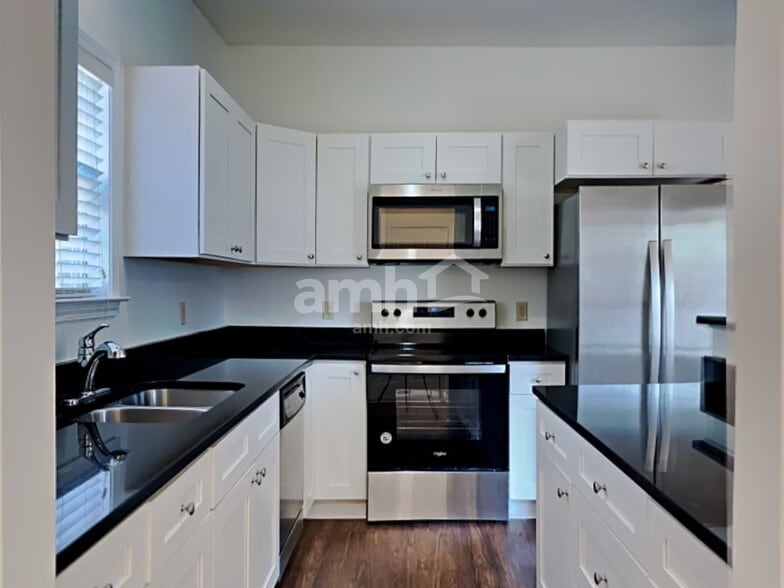 Building Photo - 821 Rain Dance Way