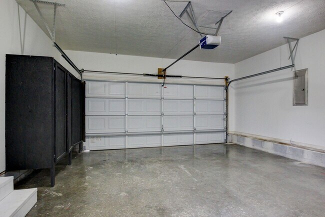 Building Photo - 180 Kings Deer Dr