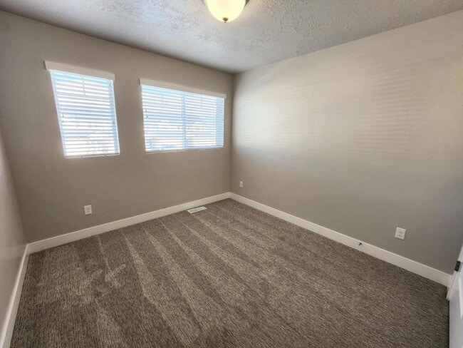 Building Photo - 277 E 1500 N St