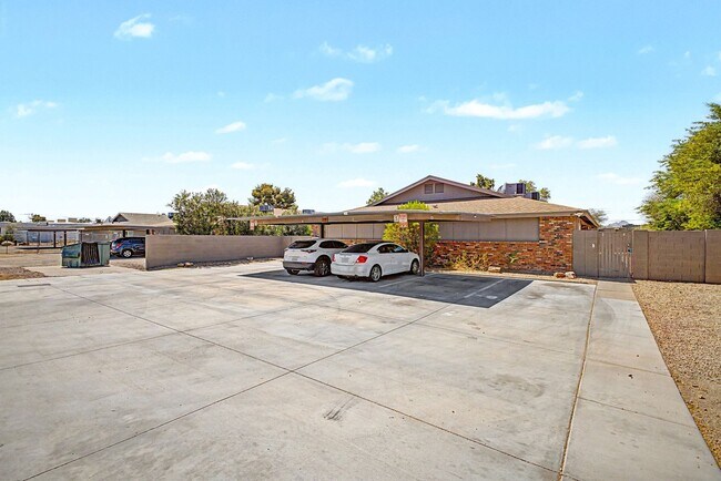 Building Photo - 2931 E Beck Ln
