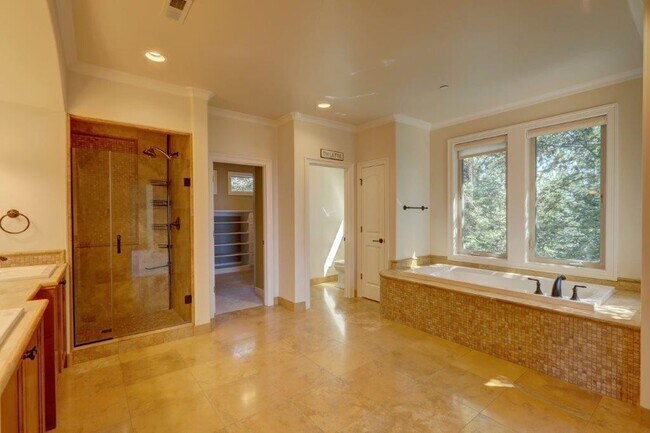 Building Photo - Stunning Mediterranean Oasis Minutes from Downtown Bellevue w/Lake Views!