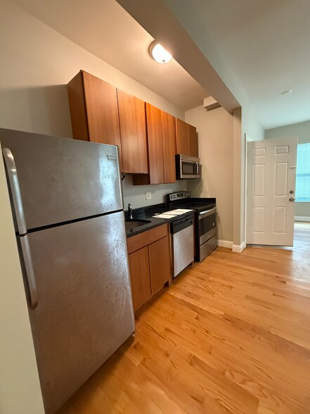 Primary Photo - 41 Washburn St