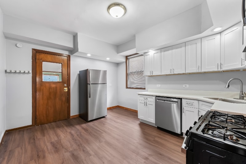 Building Photo - 879 N Richmond St