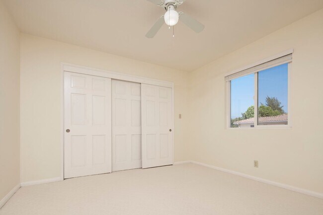 Building Photo - 1430 Lovell Ave
