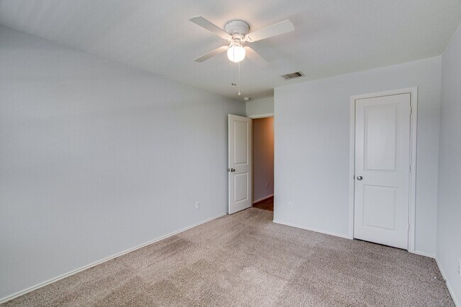 Building Photo - 3352 Lauren Nicole Ln