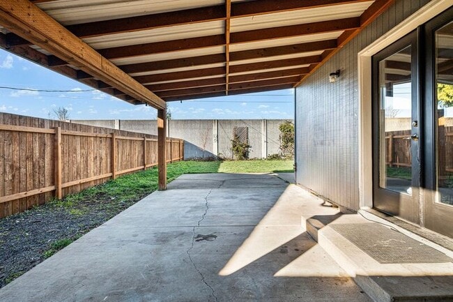 Building Photo - 2577 Elysium Ave