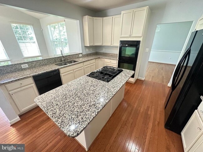 Building Photo - 7045 Sand Cherry Way