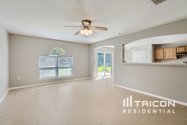 Building Photo - 17017 Lixberry Way