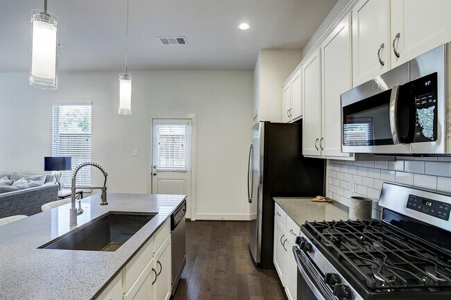 Building Photo - 9434 Kerrwood Ln